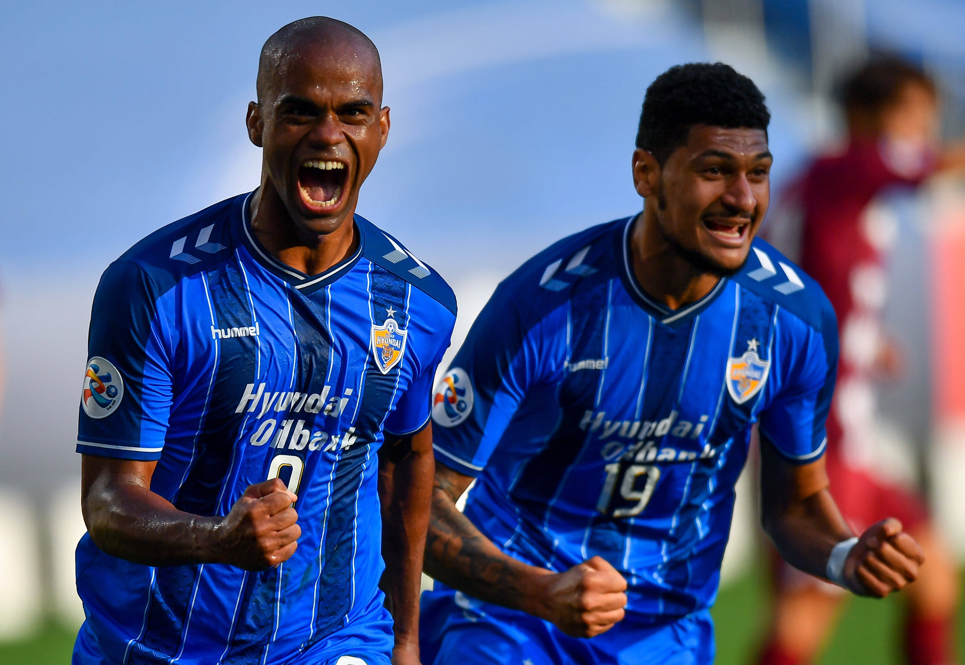 包含亚冠比赛绽放激情，球员展现顶尖技艺的词条